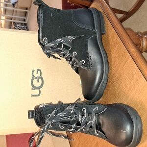 FLASH SALE UGG  W. Hampshire Hilker